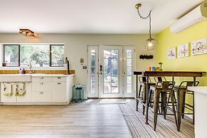 Pool, Deck: Wine Country Hideaway in Middletown!