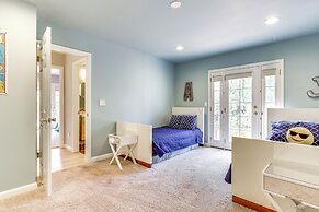 Pool, Deck: Wine Country Hideaway in Middletown!