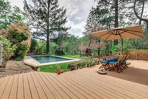 Pool, Deck: Wine Country Hideaway in Middletown!