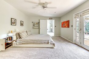 Pool, Deck: Wine Country Hideaway in Middletown!