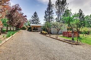 Pool, Deck: Wine Country Hideaway in Middletown!