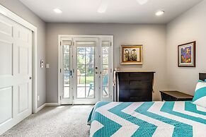 Pool, Deck: Wine Country Hideaway in Middletown!