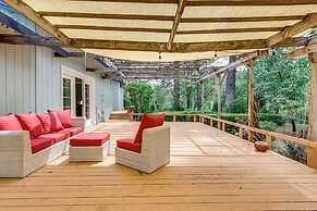 Pool, Deck: Wine Country Hideaway in Middletown!