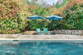 Pool, Deck: Wine Country Hideaway in Middletown!