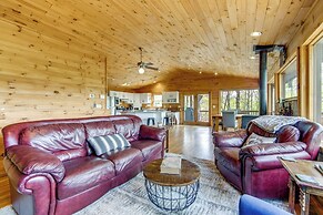 10 Mi to Waynesville: Cabin w/ Hot Tub & Mtn Views