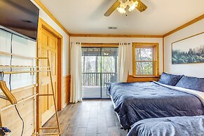 10 Mi to Waynesville: Cabin w/ Hot Tub & Mtn Views