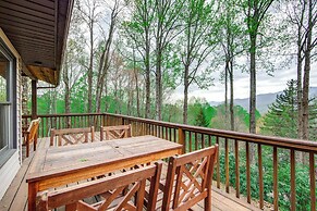 10 Mi to Waynesville: Cabin w/ Hot Tub & Mtn Views