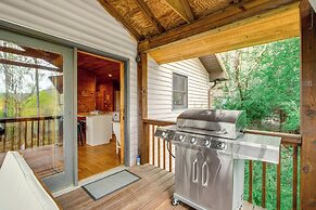 10 Mi to Waynesville: Cabin w/ Hot Tub & Mtn Views