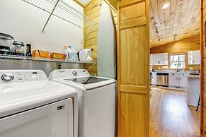 10 Mi to Waynesville: Cabin w/ Hot Tub & Mtn Views