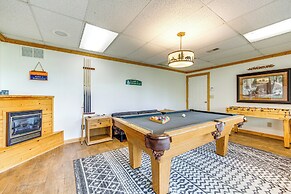 10 Mi to Waynesville: Cabin w/ Hot Tub & Mtn Views