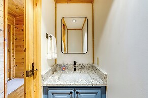 10 Mi to Waynesville: Cabin w/ Hot Tub & Mtn Views