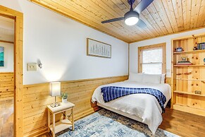 10 Mi to Waynesville: Cabin w/ Hot Tub & Mtn Views