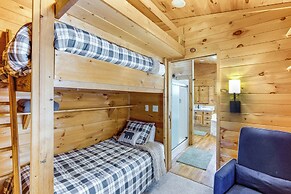 10 Mi to Waynesville: Cabin w/ Hot Tub & Mtn Views