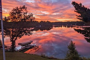 Dock, Deck & View: Lakefront Chippewa Falls Studio