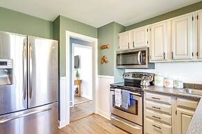 Walk to Private Beach & Boat Launch: Mayfield Home