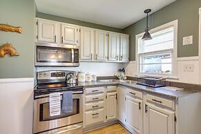 Walk to Private Beach & Boat Launch: Mayfield Home