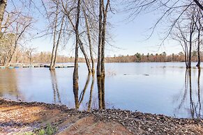 Walk to Private Beach & Boat Launch: Mayfield Home