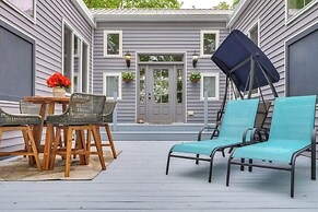 Cozy Couple's Retreat w/ Hot Tub in Smithville!