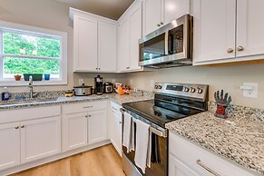 4 Mi to Auburn University: Townhome w/ Fenced Yard