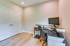 4 Mi to Auburn University: Townhome w/ Fenced Yard