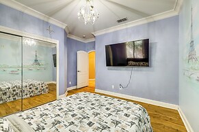 5 Mi to Dtwn Modesto: Family Home w/ Patio!