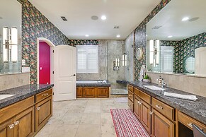 5 Mi to Dtwn Modesto: Family Home w/ Patio!