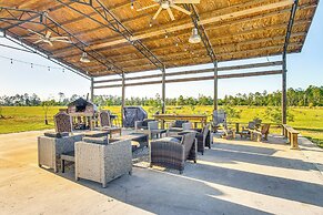 Outdoor Entertainment Area: Fountain Family Home!