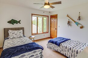 Walk to Marina: Water-view Dale Hollow Lake Escape