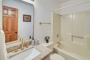 Walk to Marina: Water-view Dale Hollow Lake Escape