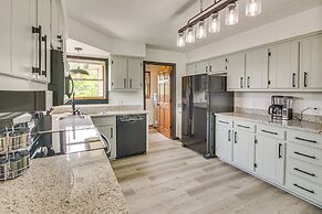 Walk to Marina: Water-view Dale Hollow Lake Escape