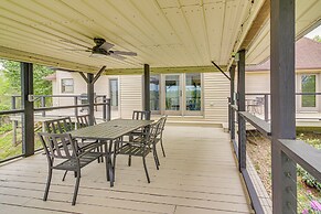 Walk to Marina: Water-view Dale Hollow Lake Escape