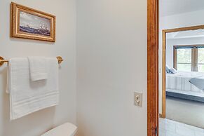 Walk to Marina: Water-view Dale Hollow Lake Escape