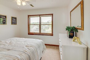 Walk to Marina: Water-view Dale Hollow Lake Escape