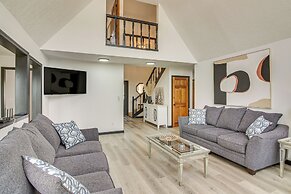 Walk to Marina: Water-view Dale Hollow Lake Escape