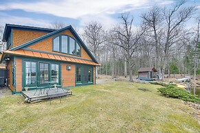 Waterfront Cabin w/ Deck: Serene Eddington Escape