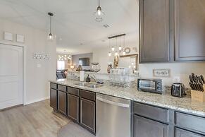 Pet-friendly Home w/ Fenced Yard in Manor