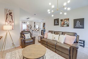 Pet-friendly Home w/ Fenced Yard in Manor
