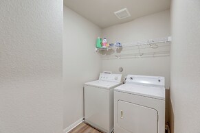 Pet-friendly Home w/ Fenced Yard in Manor