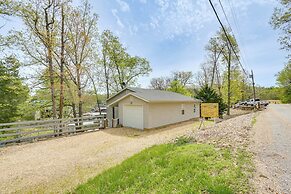 Balcony & Fire Pit: Home on Lake of Ozarks!