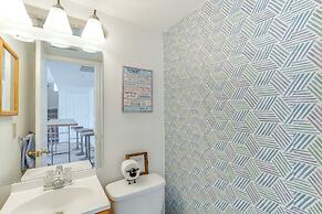 Balcony & Fire Pit: Home on Lake of Ozarks!