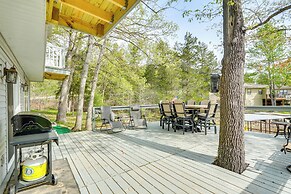 Balcony & Fire Pit: Home on Lake of Ozarks!