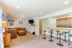 Balcony & Fire Pit: Home on Lake of Ozarks!