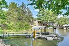 Balcony & Fire Pit: Home on Lake of Ozarks!