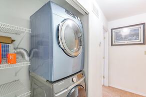 Balcony & Fire Pit: Home on Lake of Ozarks!