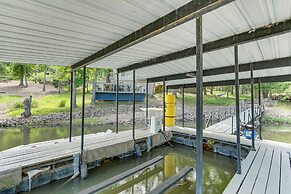 Balcony & Fire Pit: Home on Lake of Ozarks!