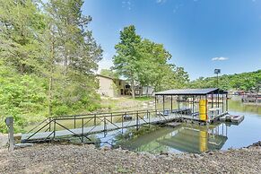 Balcony & Fire Pit: Home on Lake of Ozarks!