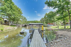 Balcony & Fire Pit: Home on Lake of Ozarks!