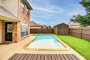 2 Mi to Old Town: Spacious Burleson Vacation Home