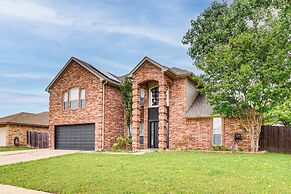 2 Mi to Old Town: Spacious Burleson Vacation Home