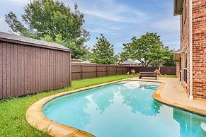 2 Mi to Old Town: Spacious Burleson Vacation Home